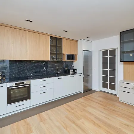 Design Flat N17 Garden * 布尔加斯